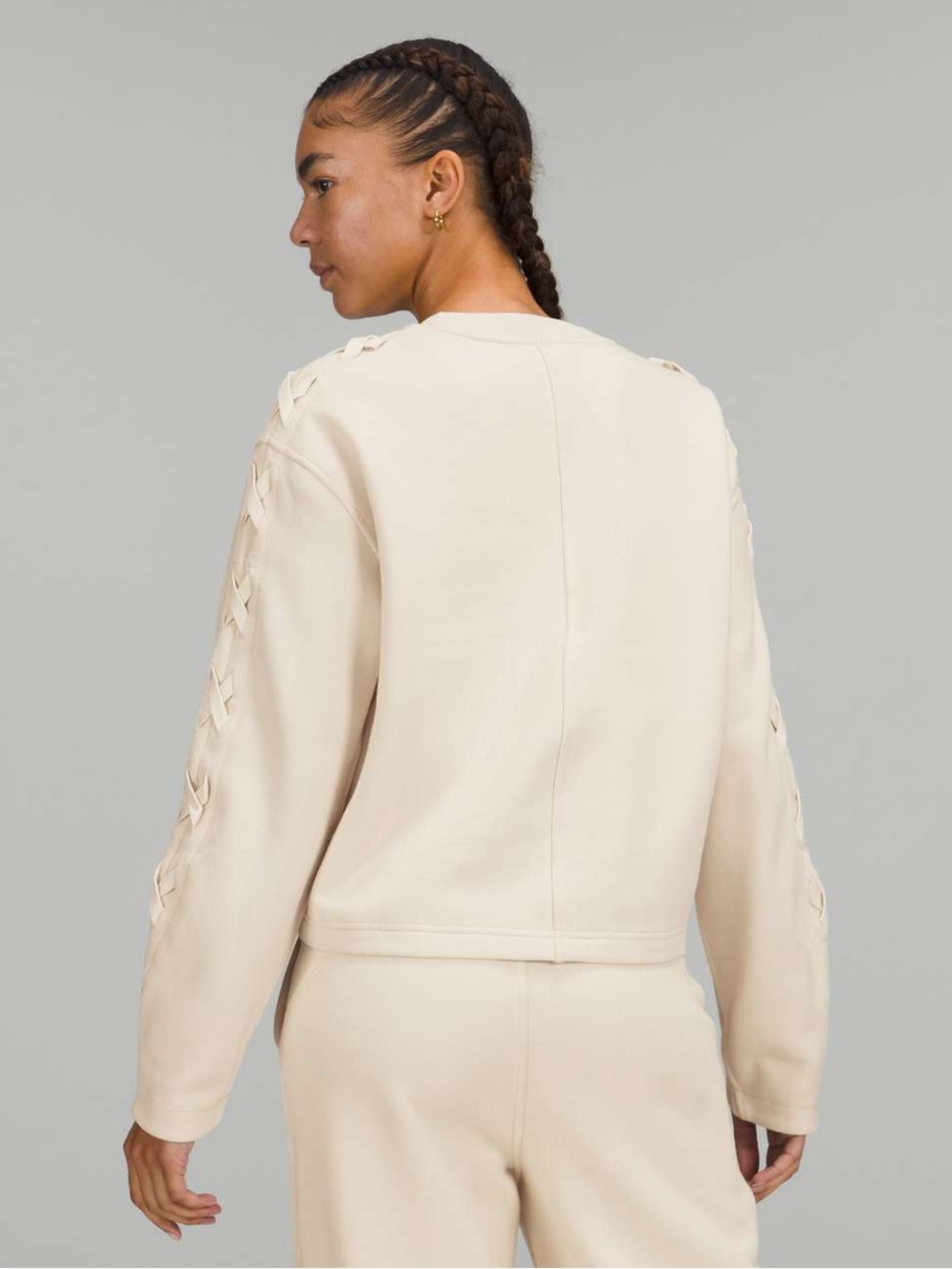Lululemon Braided Sleeve Pullover
White Opal Light Cotton Terry Size 4 Small